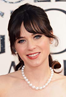 How tall is Zooey Deschanel?